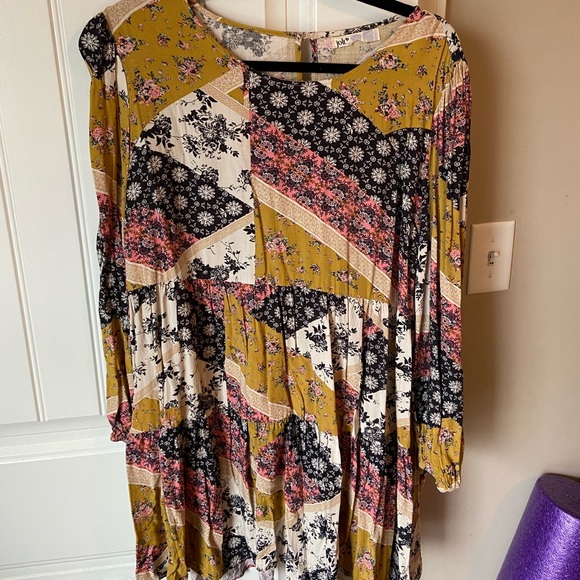 Dresses & Skirts - Amazing Boho Dress 🤍